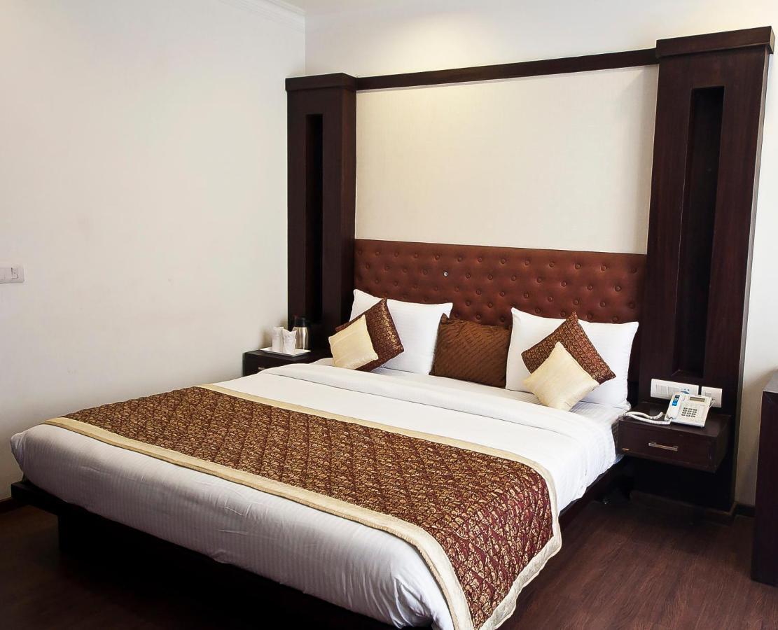 Divine Paradise Tavisha Yeni Delhi Dış mekan fotoğraf