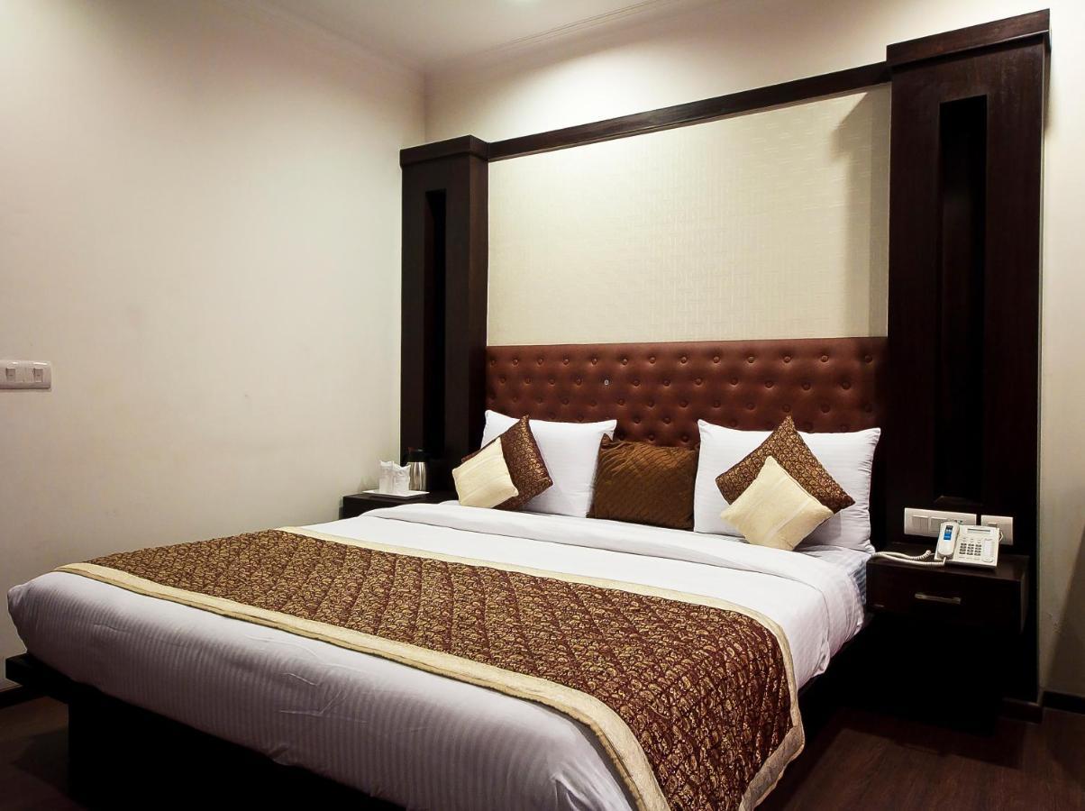 Divine Paradise Tavisha Yeni Delhi Dış mekan fotoğraf