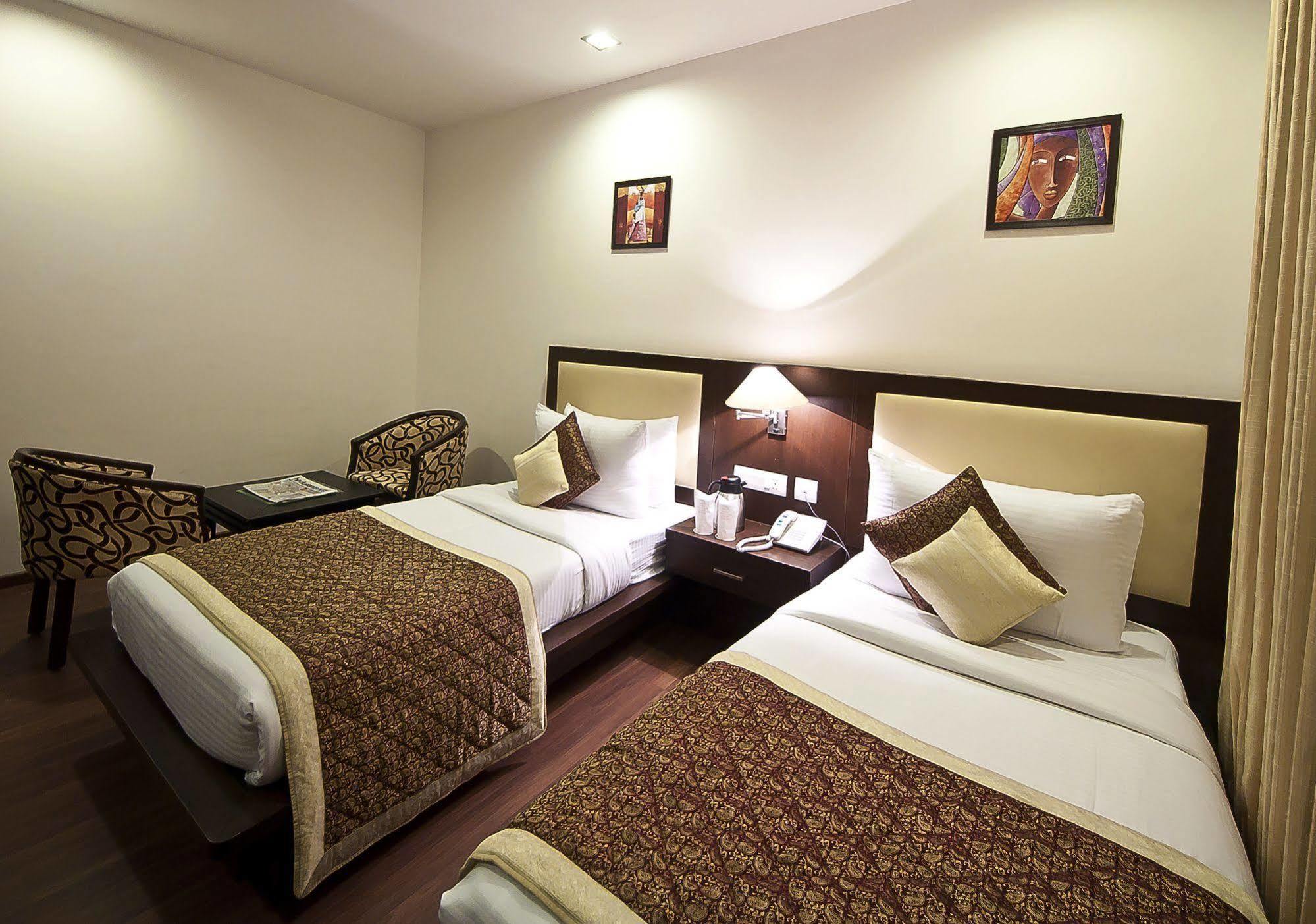 Divine Paradise Tavisha Yeni Delhi Dış mekan fotoğraf
